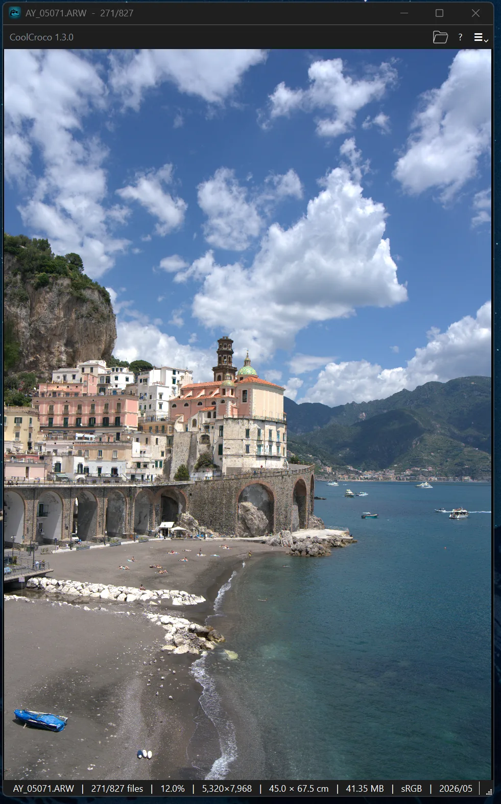 A portrait photo of the Amalfi coast filling the window with the filmstrip hidden